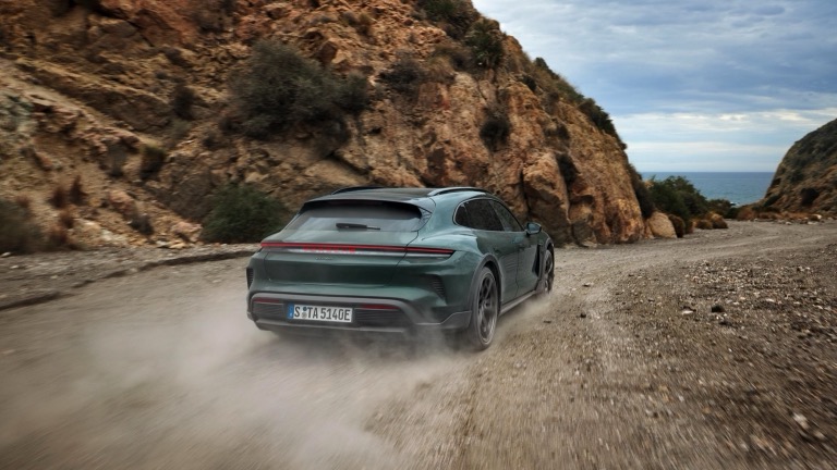 Porsche Taycan Turbo Cross Turismo