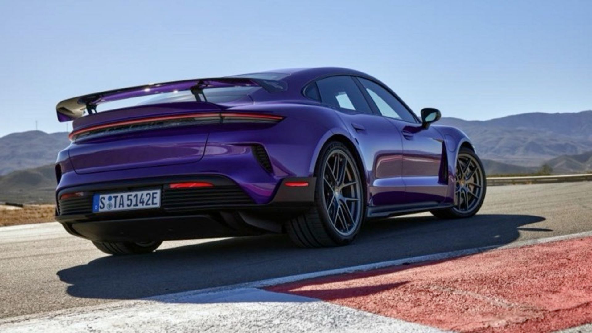Porsche Taycan Turbo GT Weissach