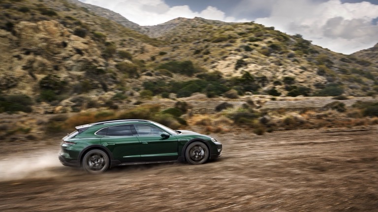 Porsche Taycan Turbo S Cross Turismo