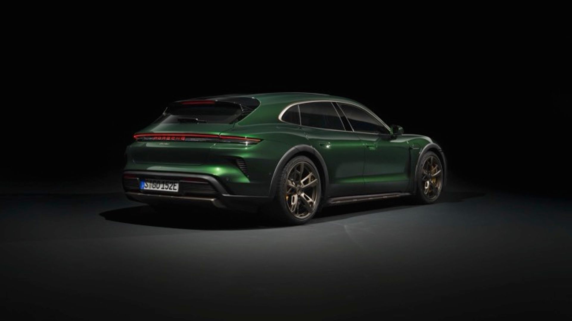 Porsche Taycan Turbo S Cross Turismo