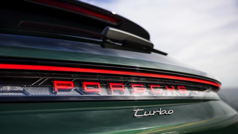 Porsche Taycan Turbo S Cross Turismo