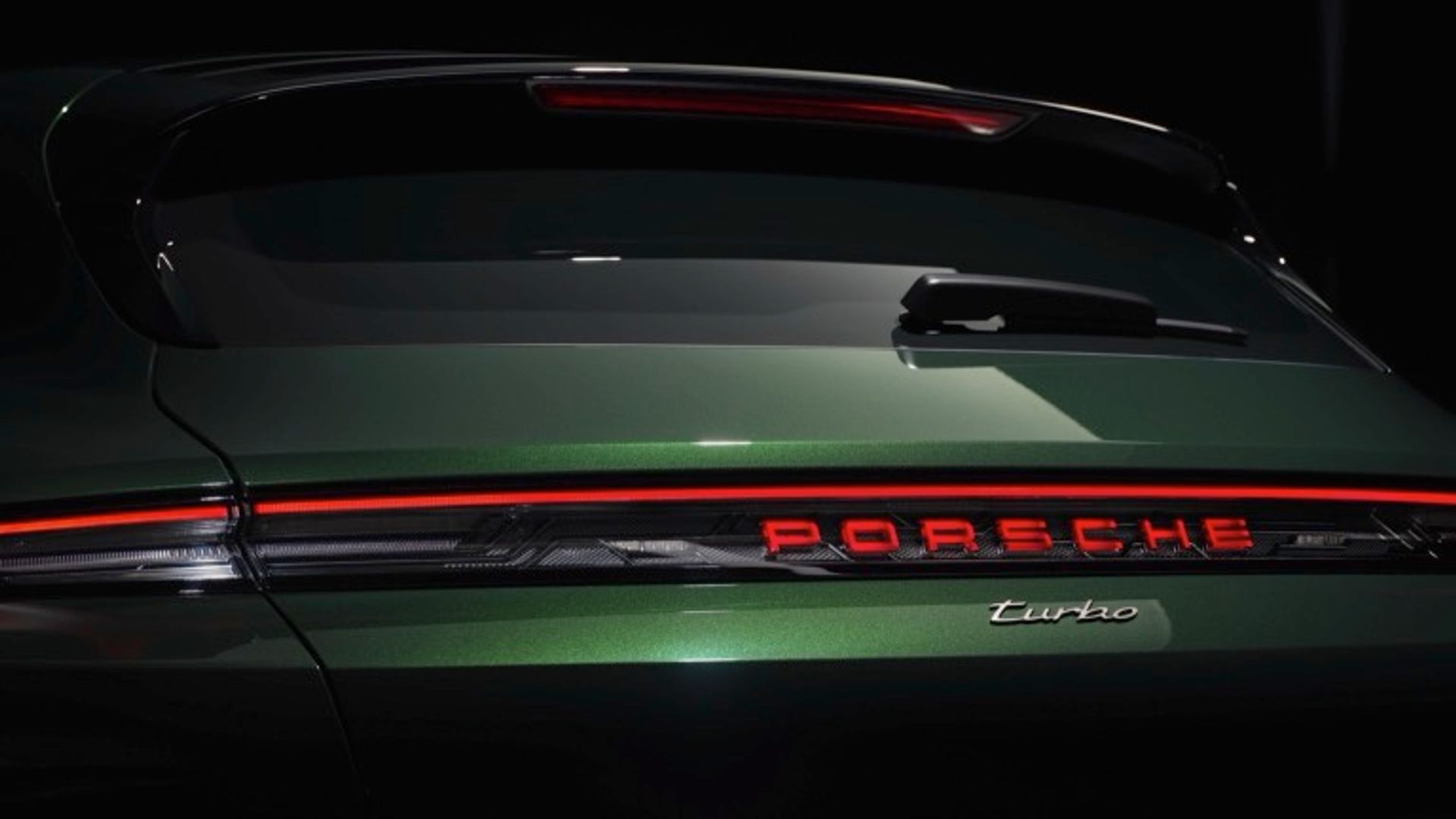 Porsche Taycan Turbo S Cross Turismo