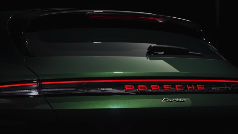 Porsche Taycan Turbo S Cross Turismo