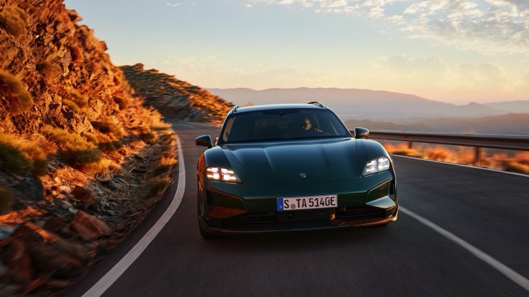 Porsche Taycan Turbo S Cross Turismo