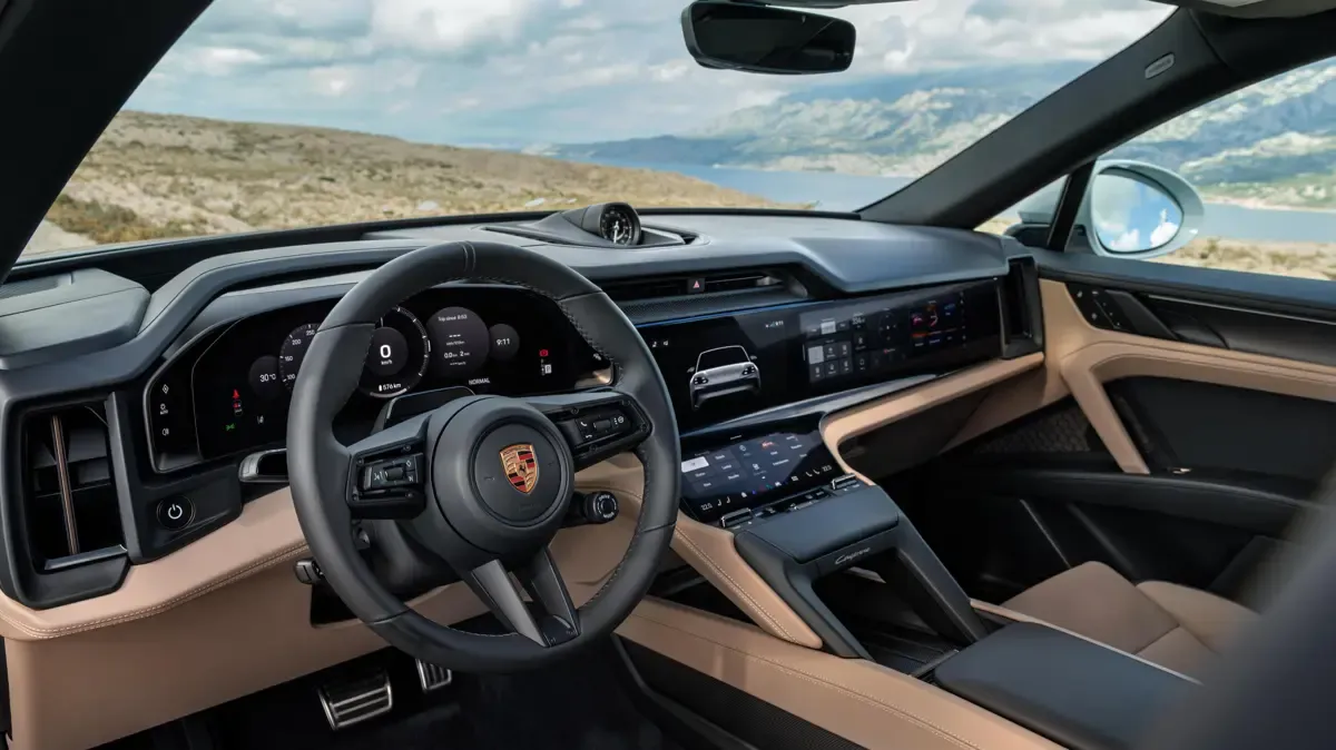 Elettronauti - Porsche Cayenne Coupé - Plancia - Vista della plancia