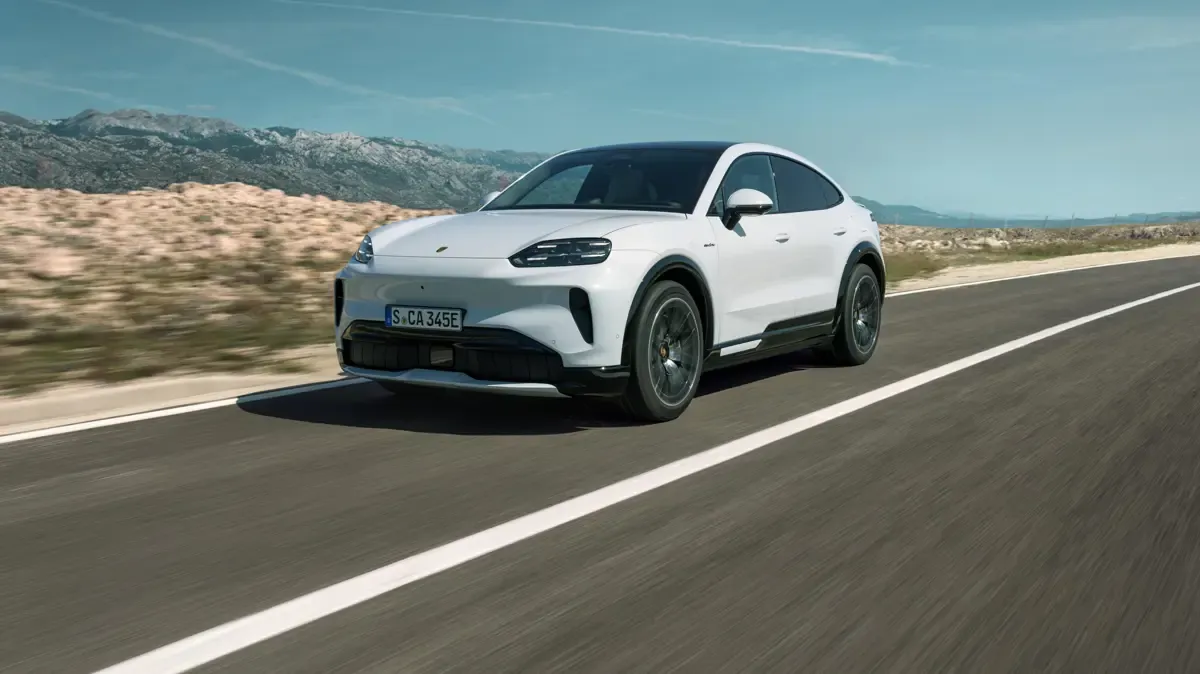 Elettronauti - Porsche Cayenne Coupé - Blu - Esterno - Vista anteriore a tre quarti