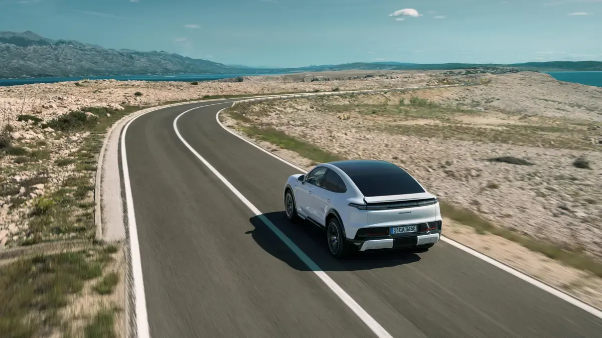 Elettronauti - Porsche Cayenne Coupé - Grigio - Esterno - Vista anteriore a tre quarti