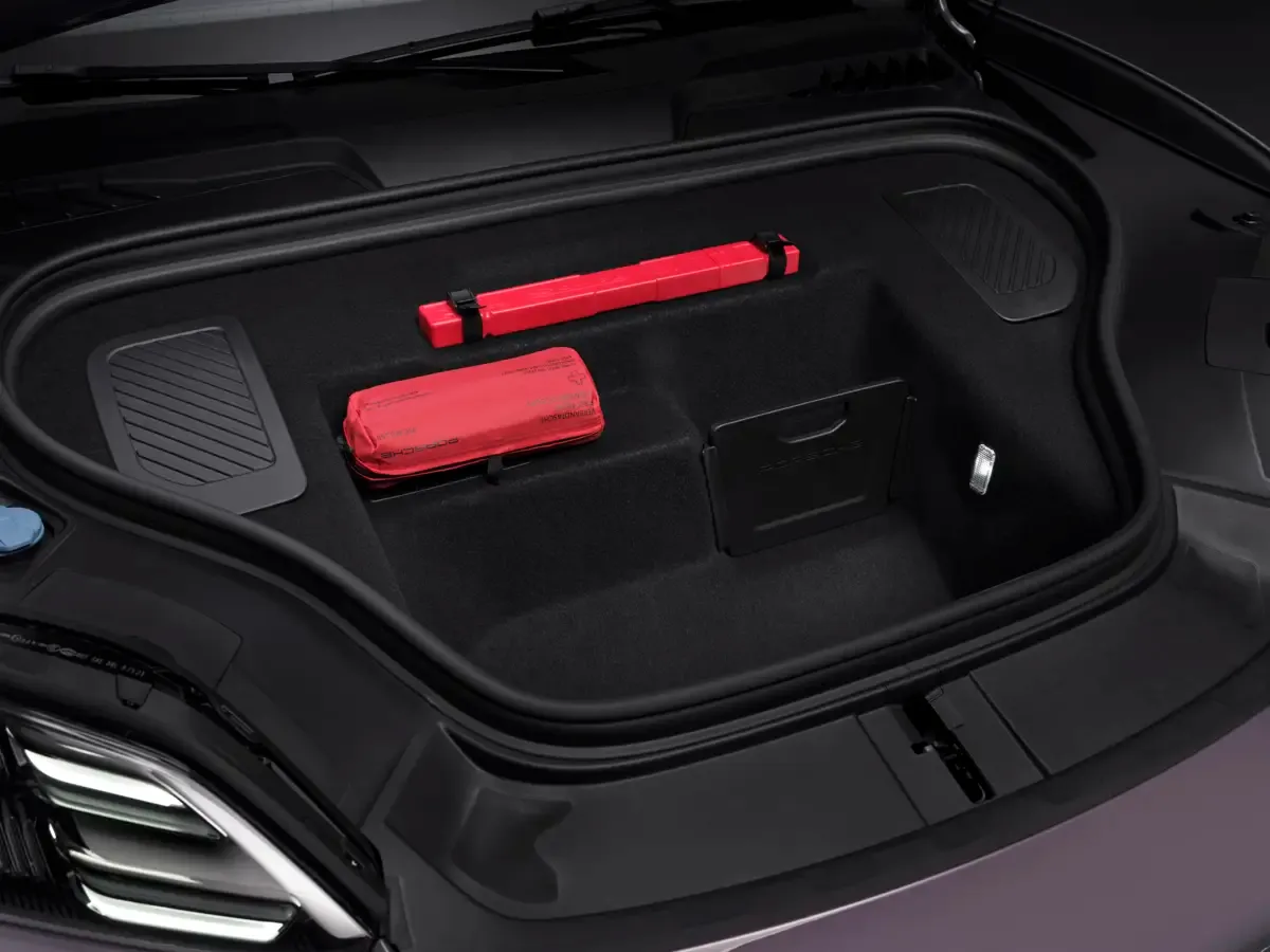 Elettronauti - Porsche Macan 4 - Viola - Vano di carico - Bagagliaio anteriore