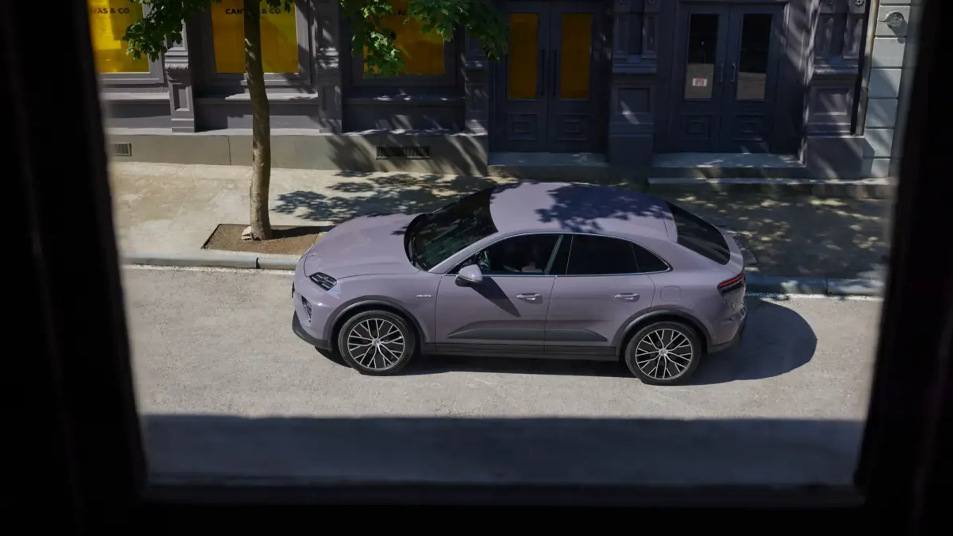 Elettronauti - Porsche Macan 4 - Blu - Esterno - Vista anteriore a tre quarti