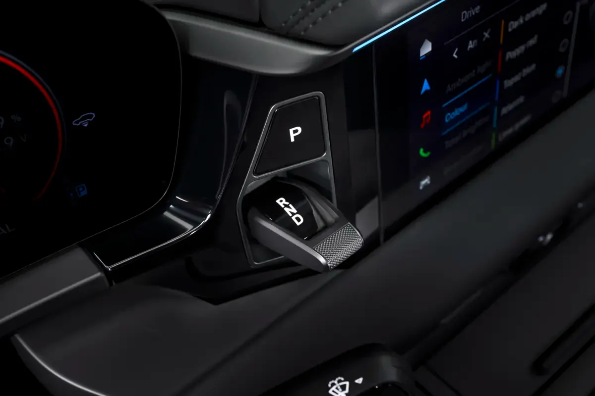 Elettronauti - Porsche Macan 4 - Blu - Esterno - Vista anteriore a tre quarti