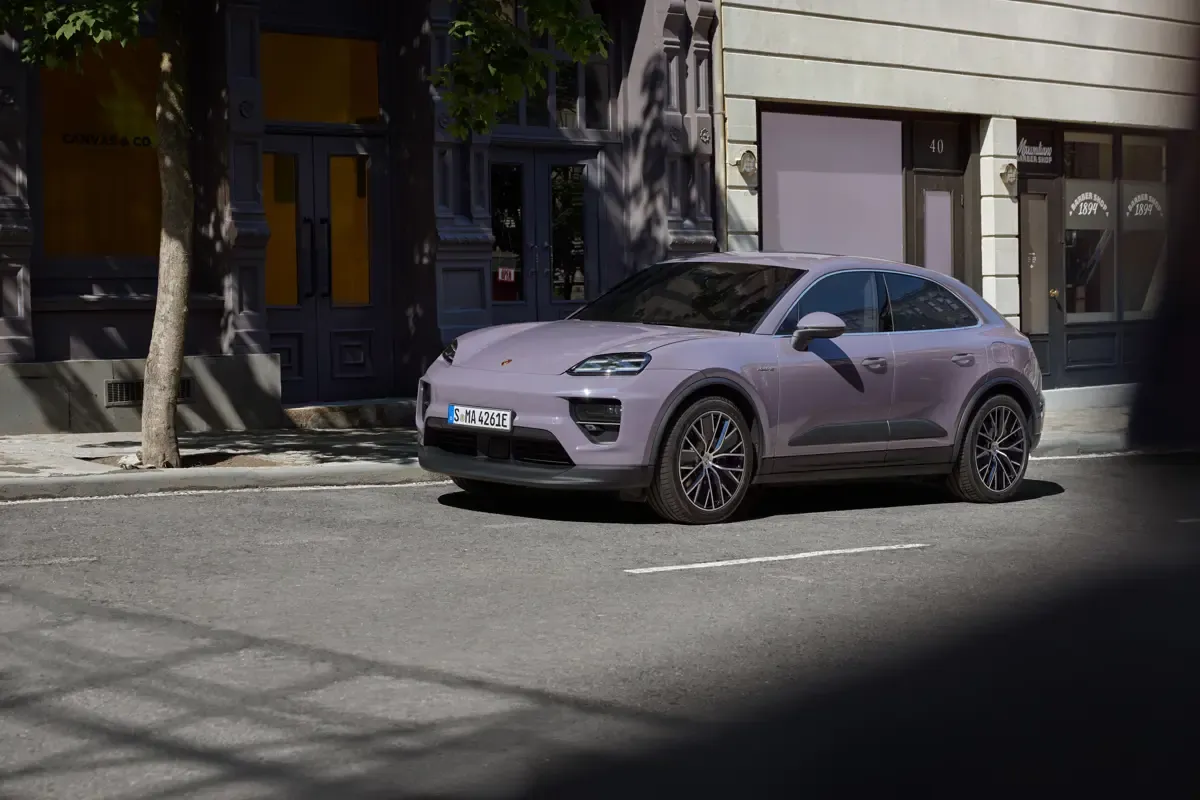 Elettronauti - Porsche Macan 4 - Grigio - Esterno - Vista anteriore a tre quarti