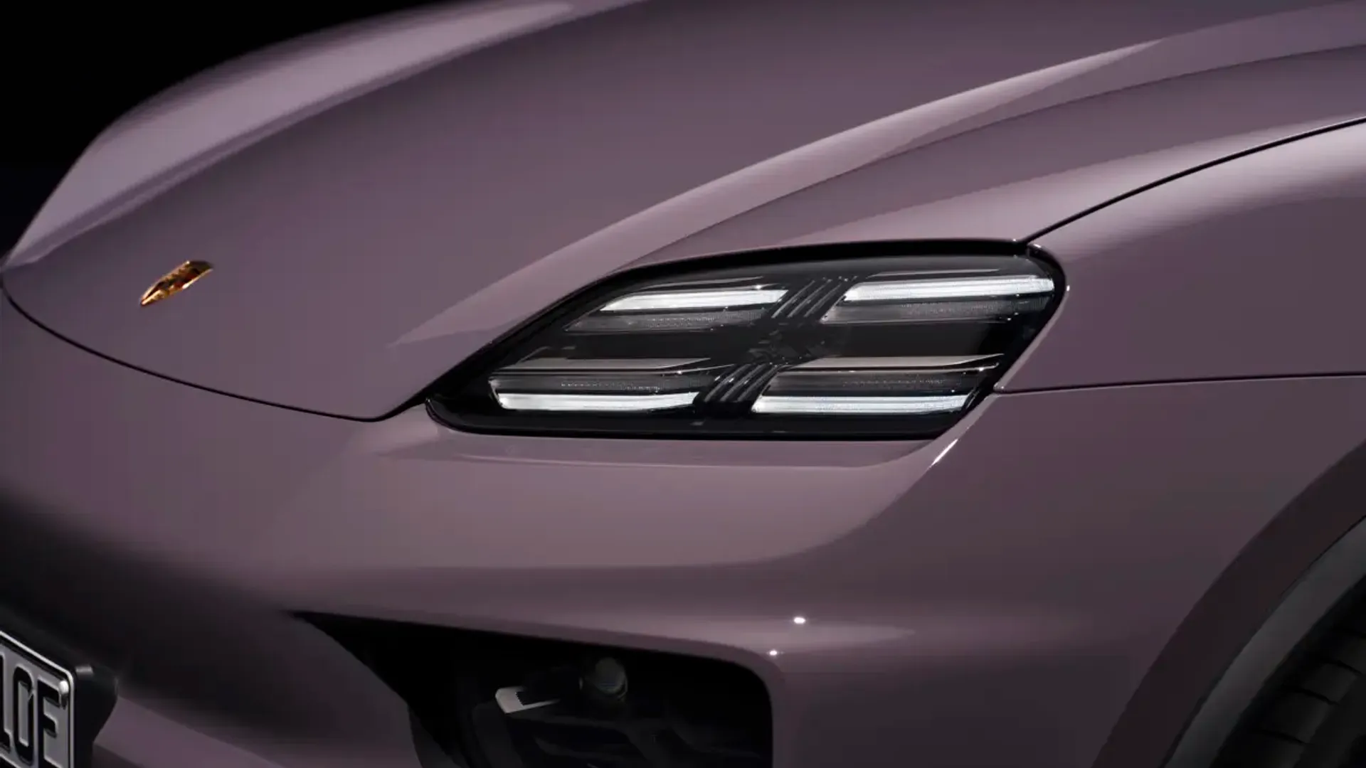 Elettronauti - Porsche Macan 4 - Viola - Esterno - Vista anteriore a tre quarti