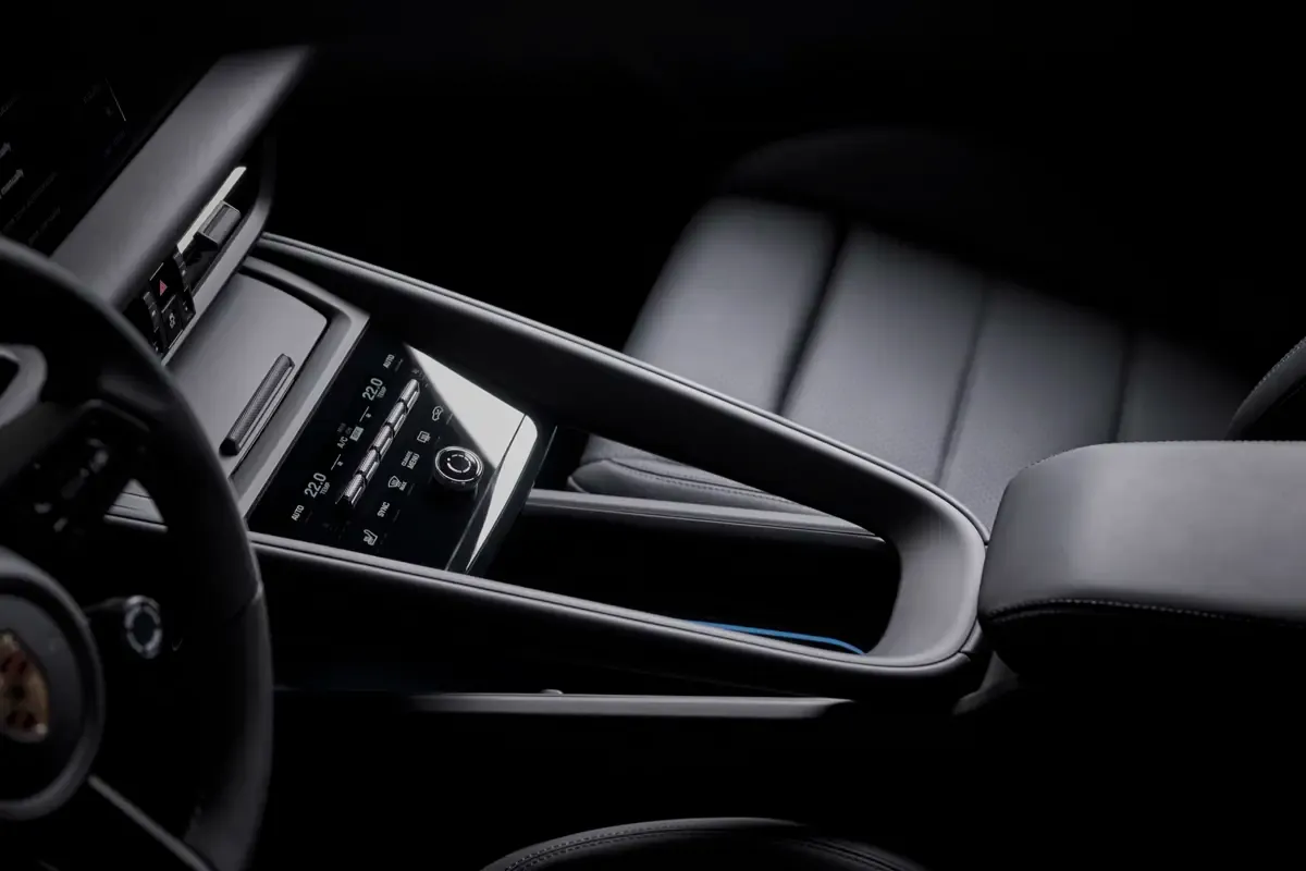 Elettronauti - Porsche Macan 4 - Bianco - Esterno - Vista anteriore a tre quarti