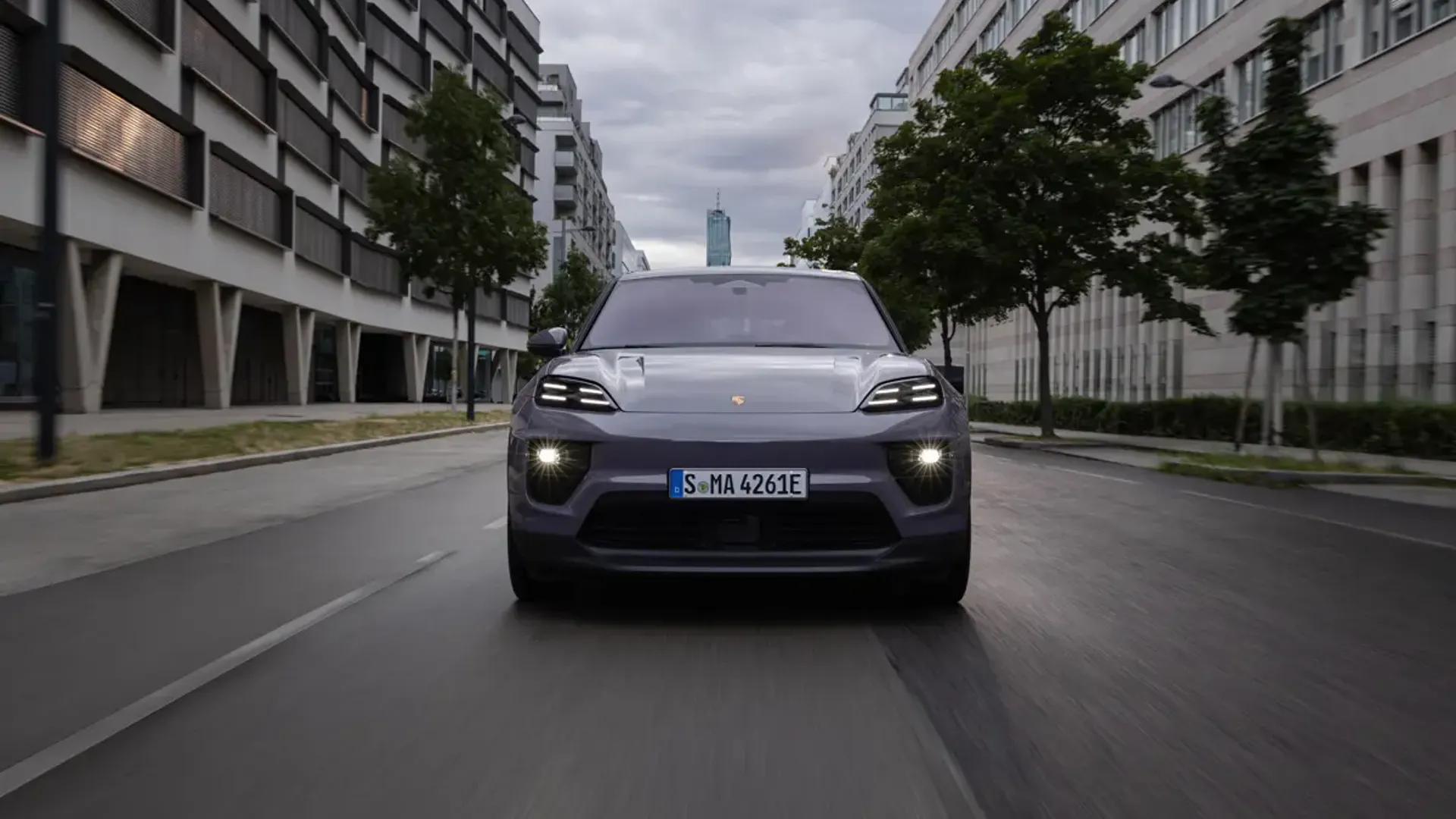 Elettronauti - Porsche Macan 4 - Bianco - Esterno - Vista anteriore