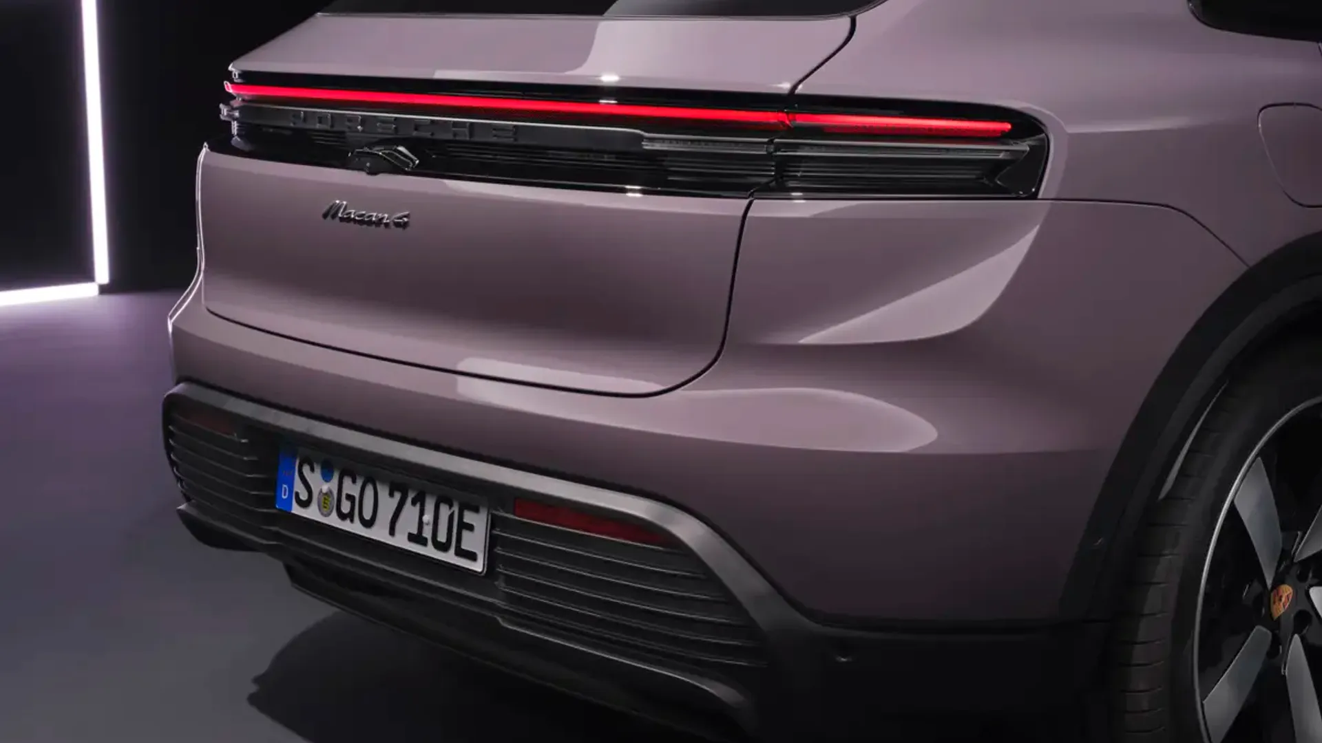 Elettronauti - Porsche Macan 4 - Grigio - Esterno - Vista posteriore
