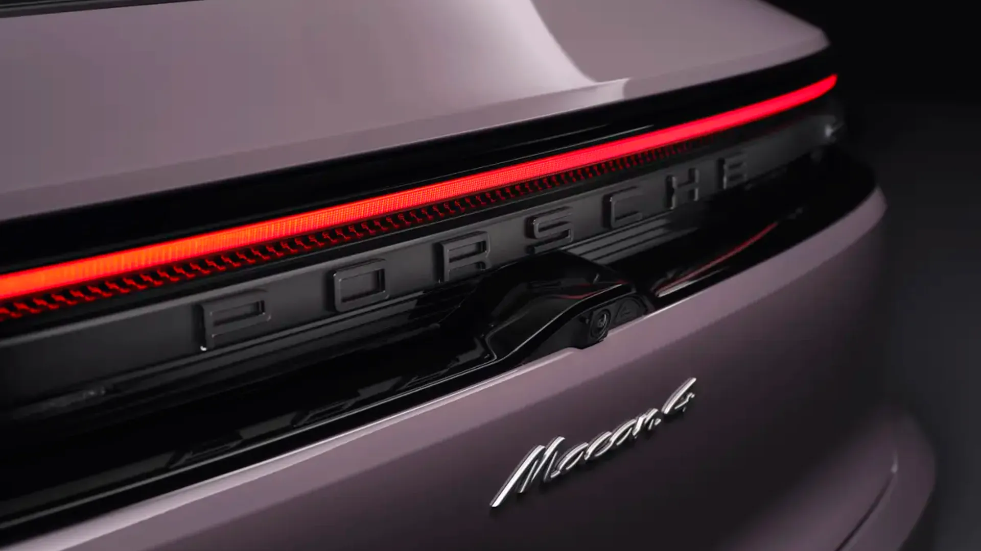 Elettronauti - Porsche Macan 4 - Bianco - Esterno - Vista posteriore