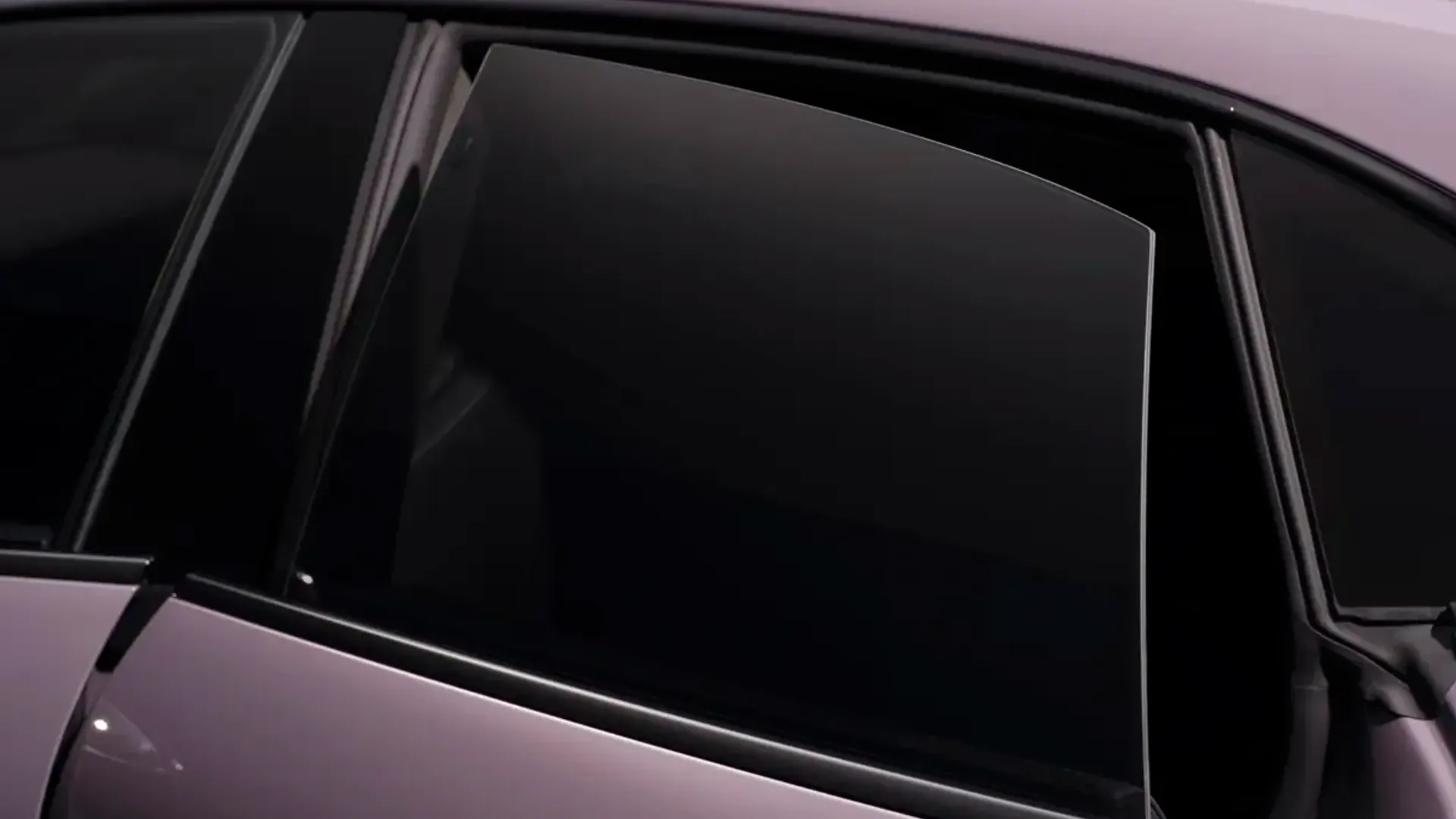 Elettronauti - Porsche Macan 4 - Esterno - Vista laterale