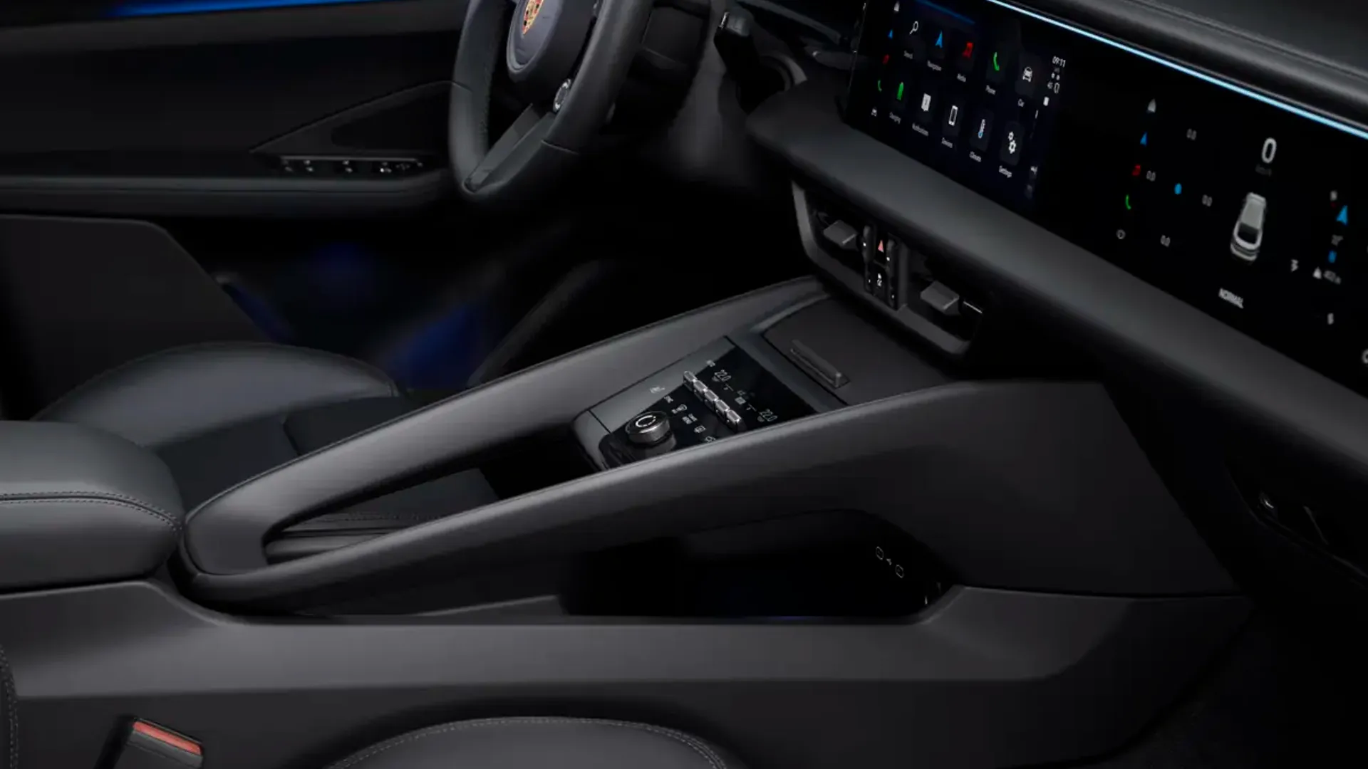 Elettronauti - Porsche Macan 4 - Interni - Vista della plancia