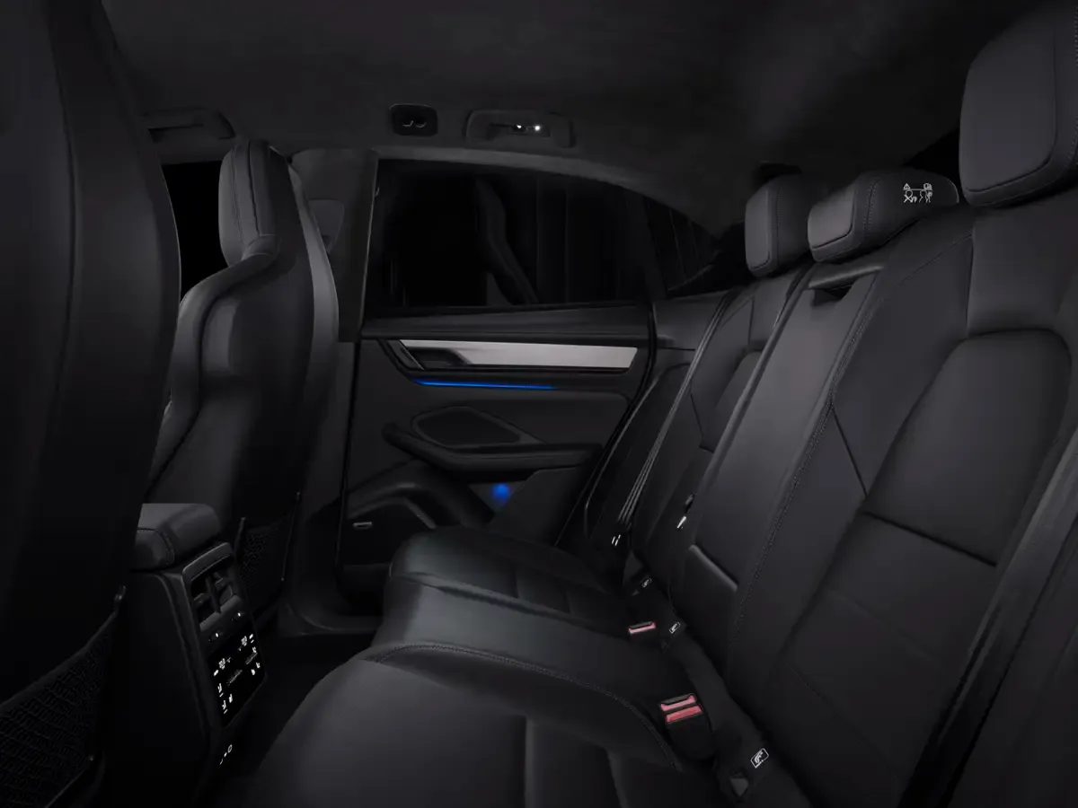 Elettronauti - Porsche Macan 4 - Nero - Sedili - Sedili posteriori