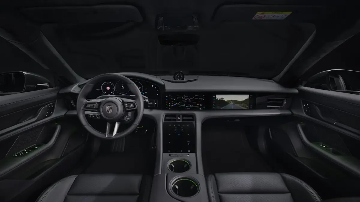 Elettronauti - Porsche Taycan Turbo S Cross Turismo - Nero - Plancia - Vista della plancia