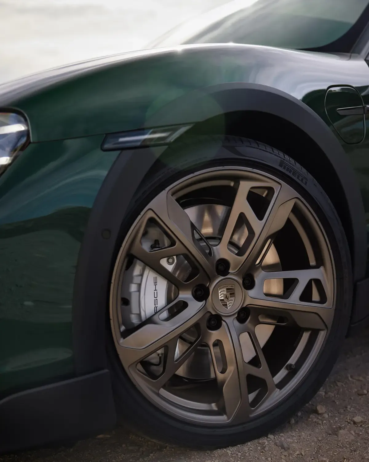 Elettronauti - Porsche Taycan Turbo S Cross Turismo - Esterno - Vista anteriore