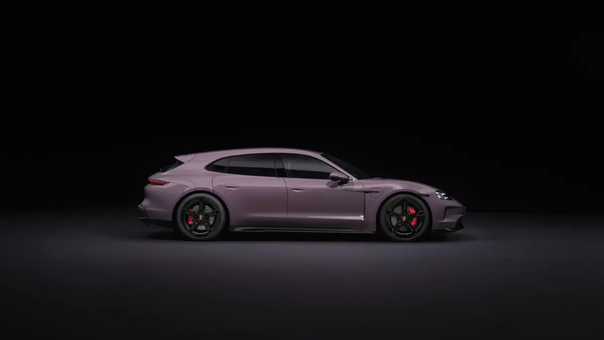 Elettronauti - Porsche Taycan 4S Sport Turismo - Dark Green - Esterno - Vista anteriore a tre quarti