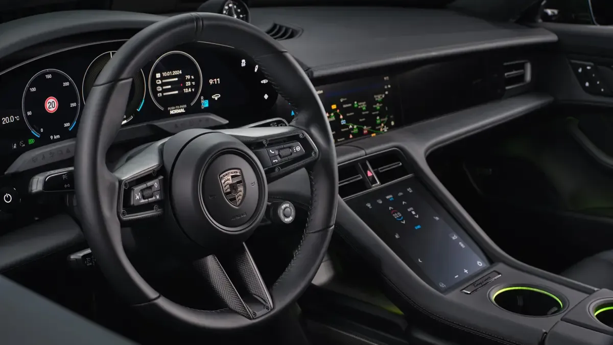 Elettronauti - Porsche Taycan Turbo S Cross Turismo - Infotainment - Vista della plancia