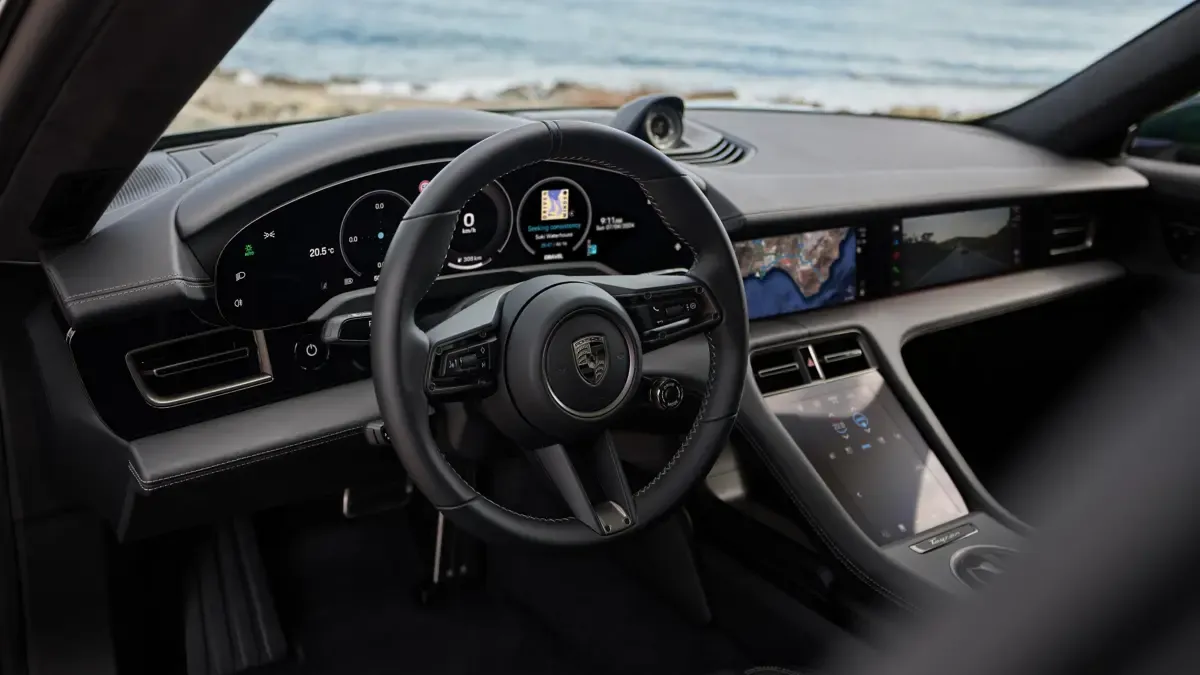 Elettronauti - Porsche Taycan Turbo Cross Turismo - Plancia - Vista della plancia