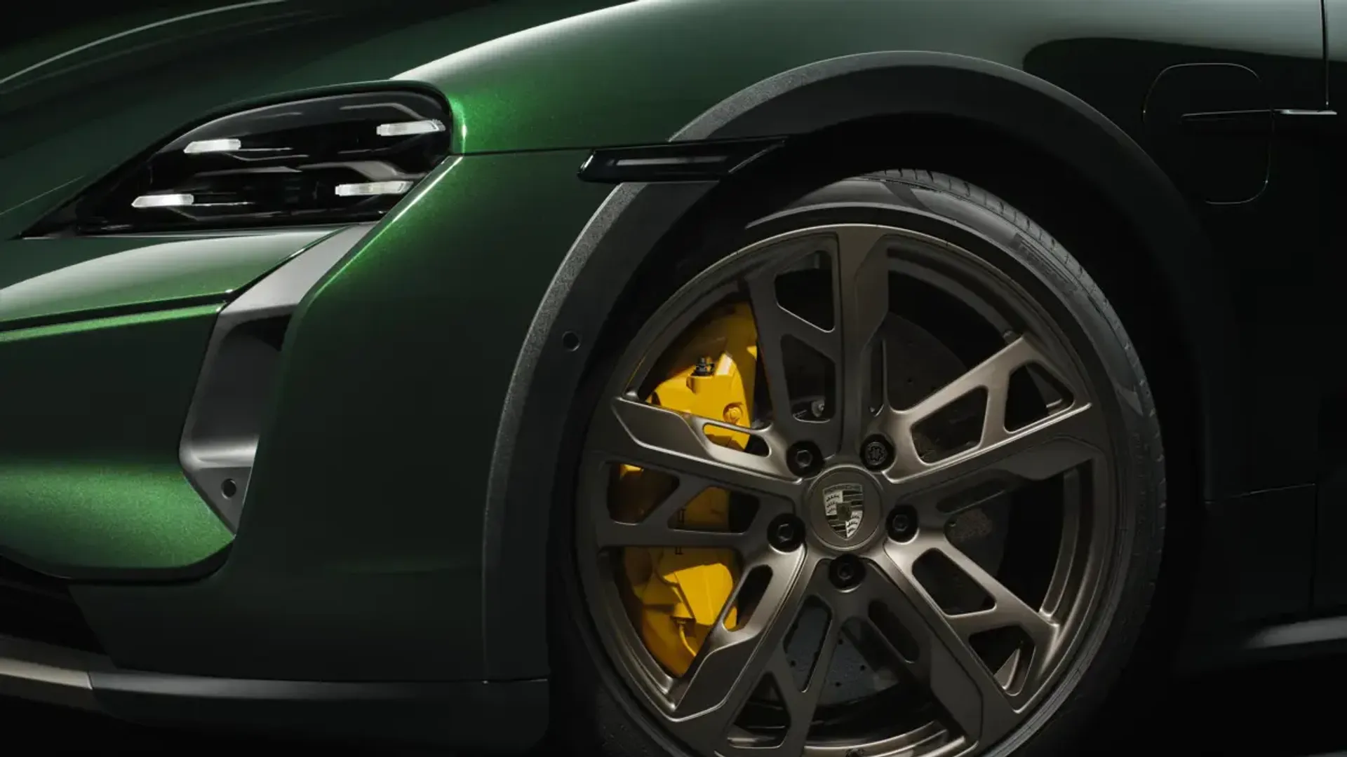Elettronauti - Porsche Taycan Turbo Cross Turismo - Cerchio