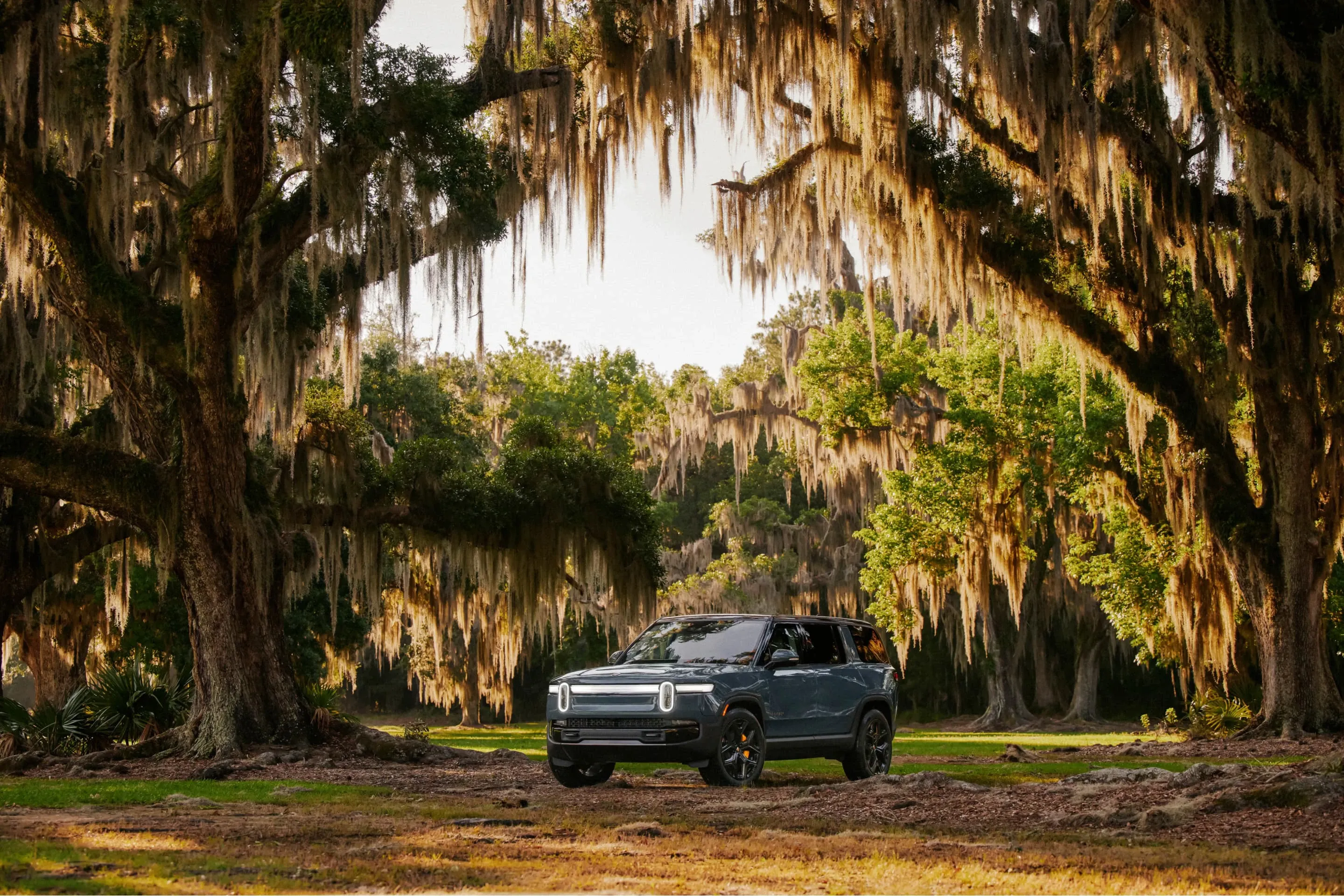 Rivian R1S Dual-Motor AWD LP