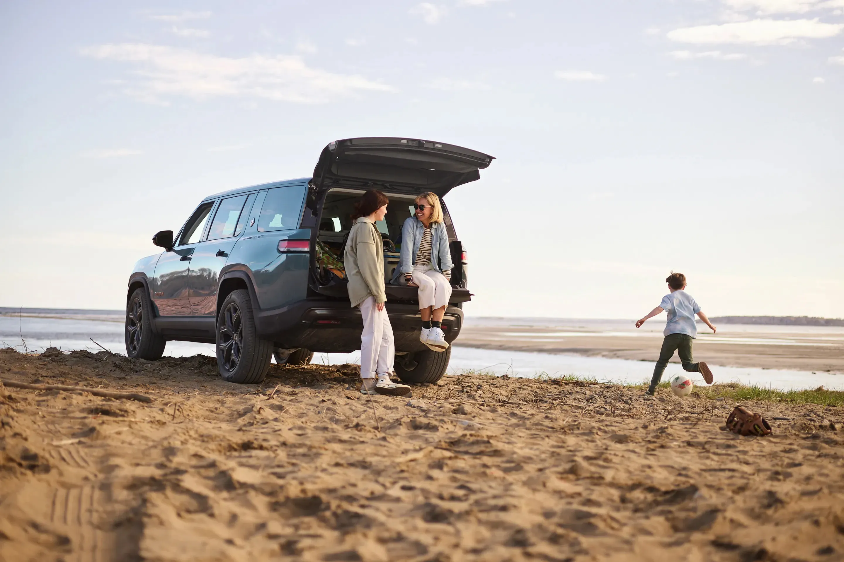 Rivian R1S Dual-Motor AWD LP