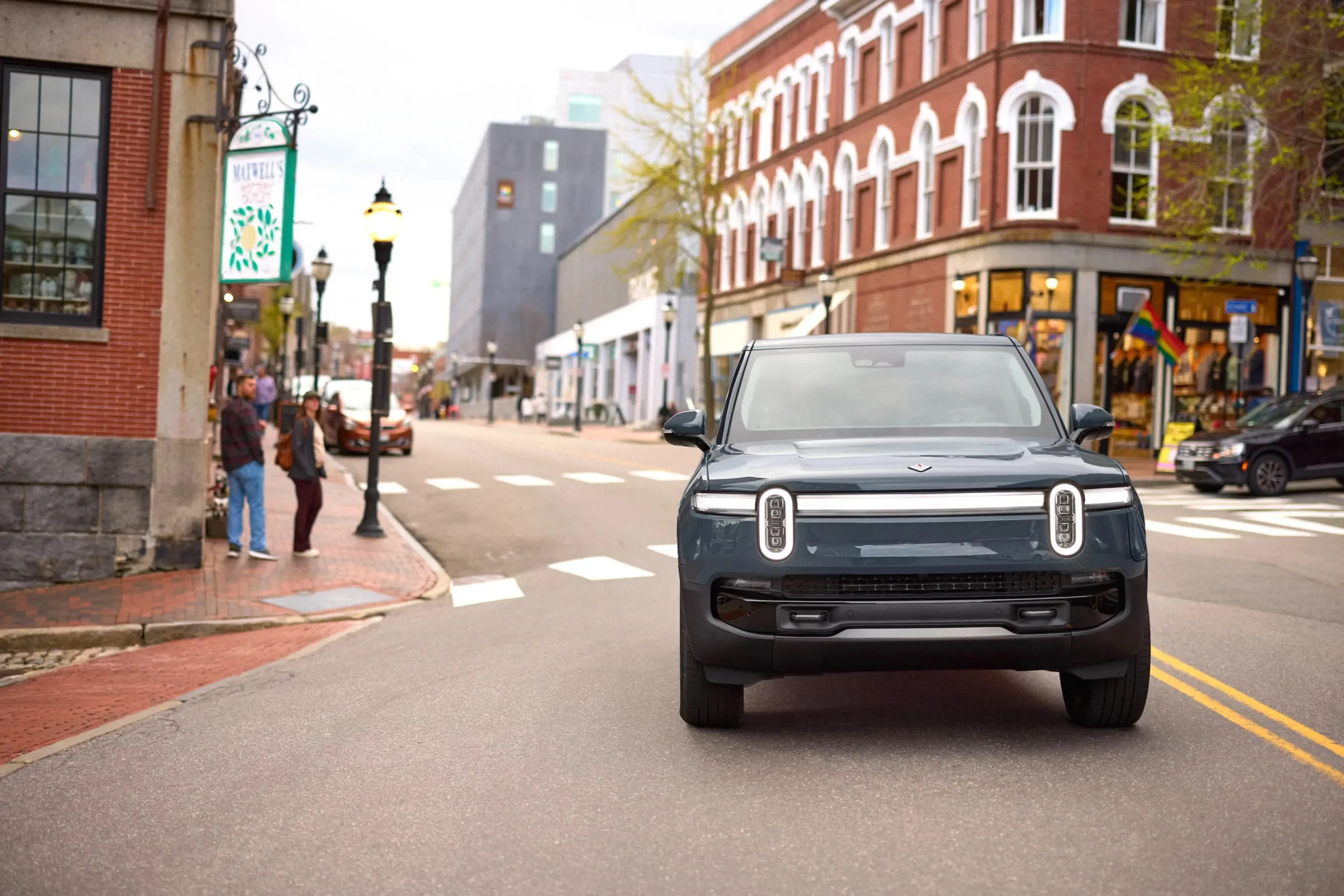 Rivian R1S Dual-Motor AWD LP