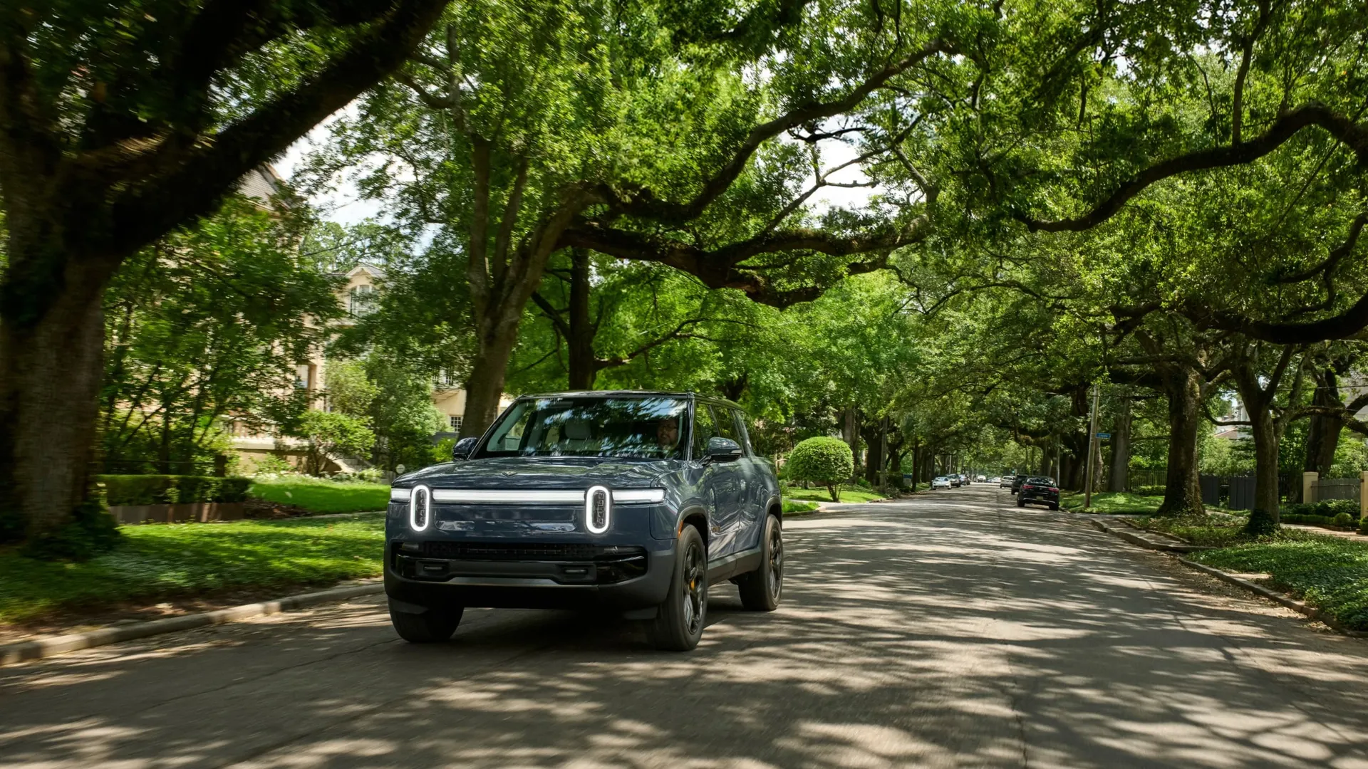 Rivian R1S Dual-Motor AWD LP