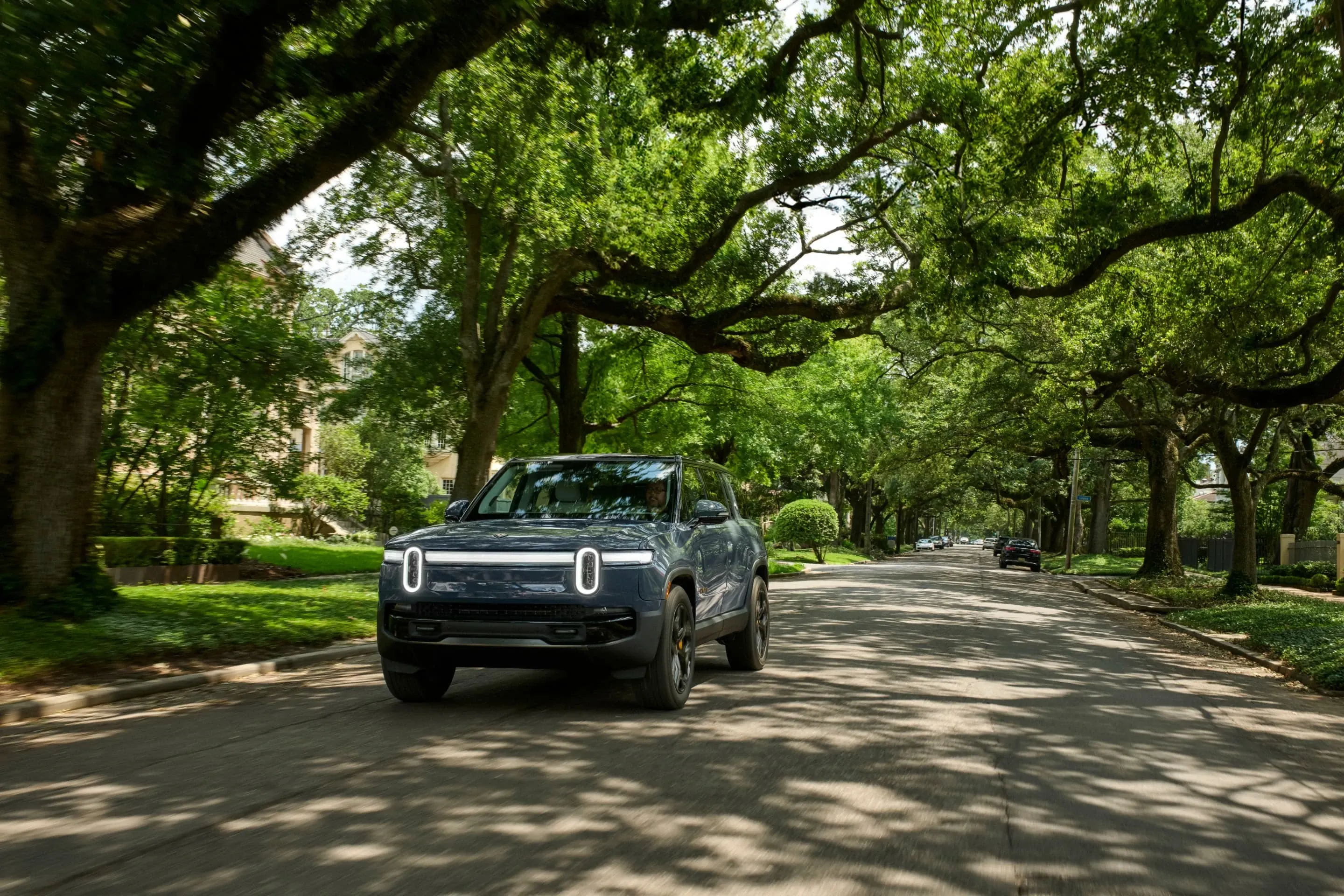Rivian R1S Dual-Motor AWD LP