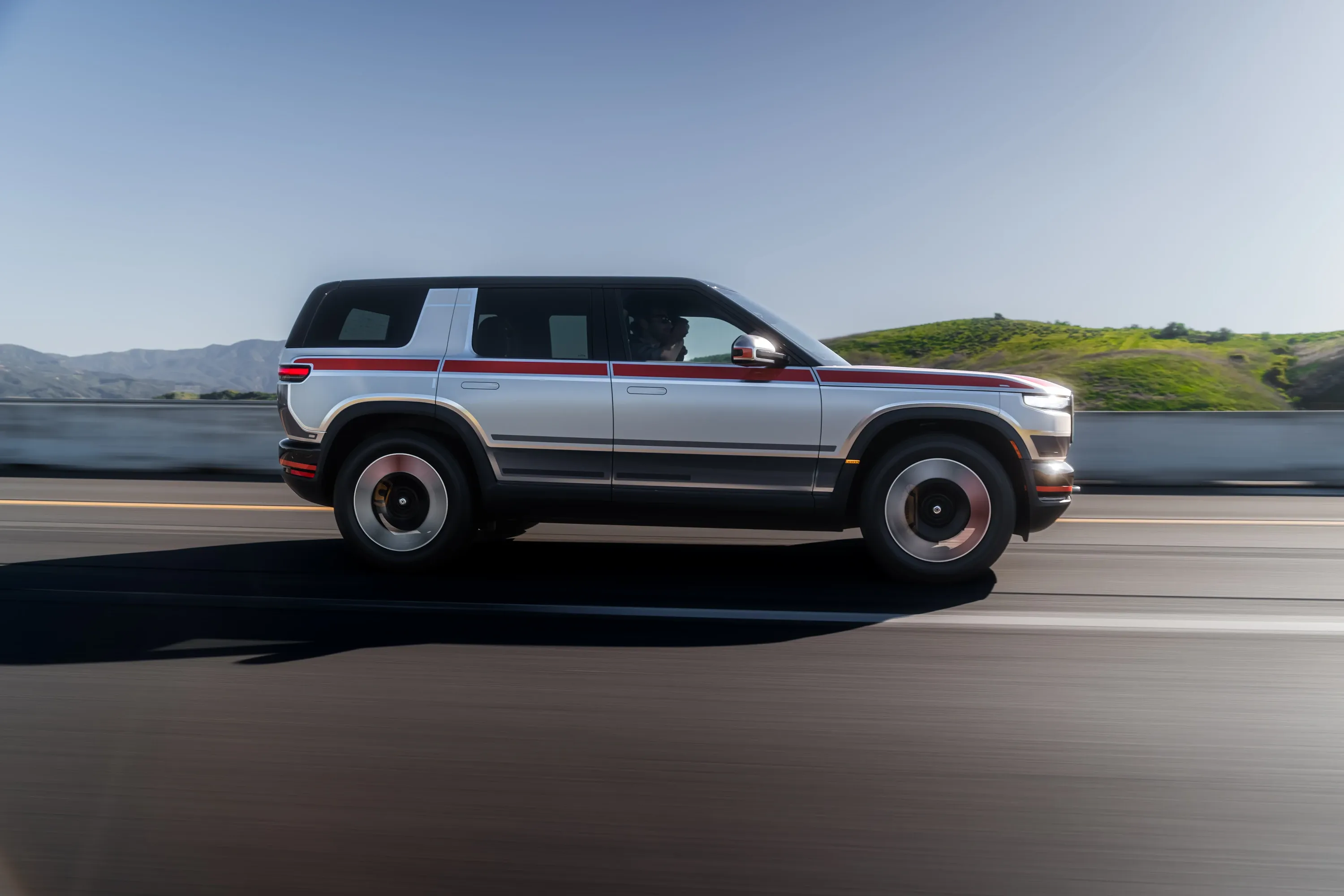 Rivian R2 Dual-Motor AWD