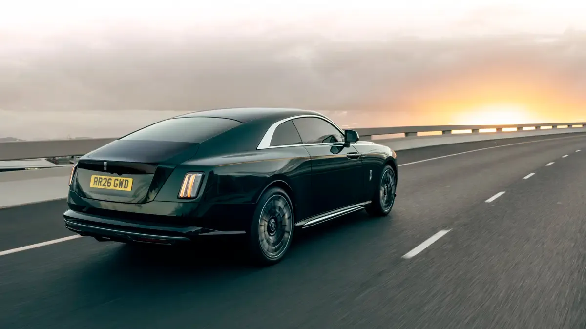 Elettronauti - Rolls-Royce Spectre Series II - Dark Purple - Esterno - Vista anteriore a tre quarti