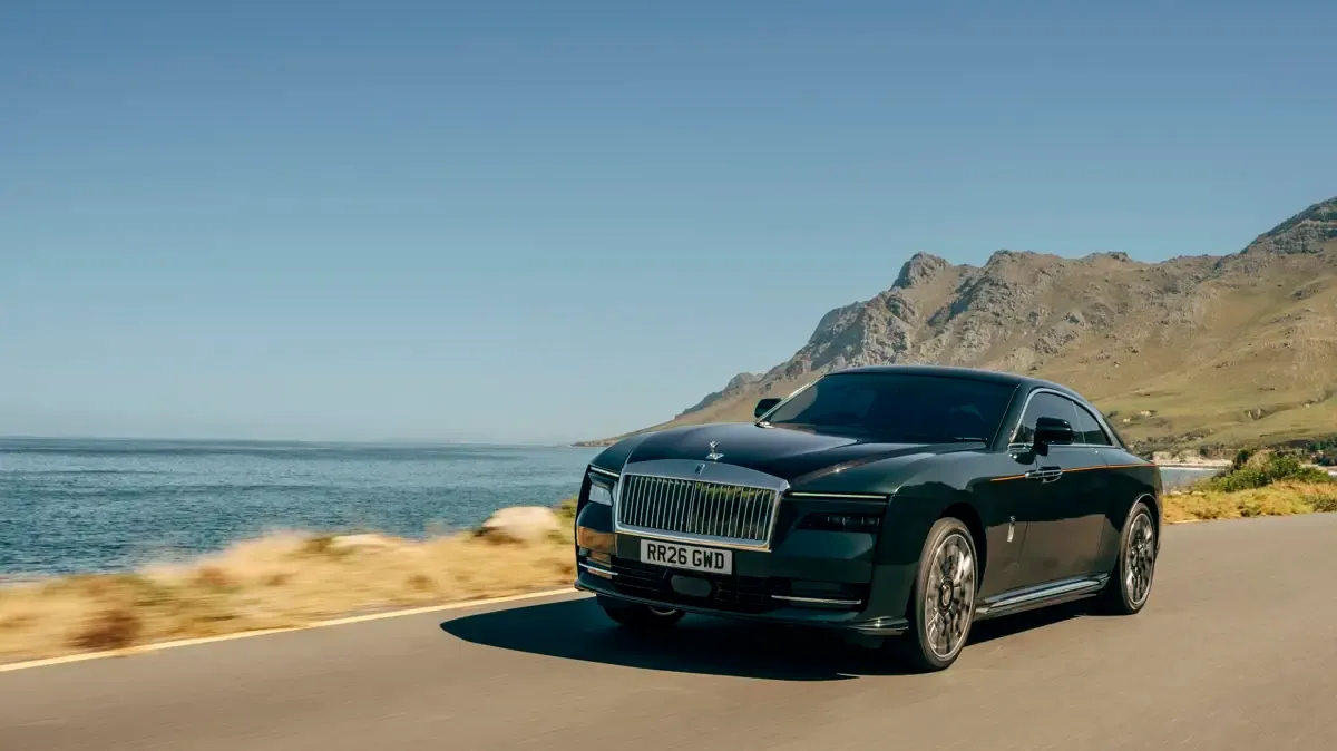 Elettronauti - Rolls-Royce Spectre Series II - Dark Purple - Esterno - Vista anteriore a tre quarti