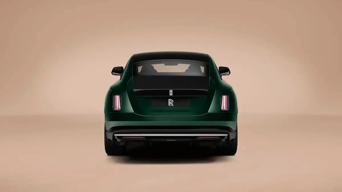 Elettronauti - Rolls-Royce Spectre Series II - Dark Red - Esterno - Vista anteriore a tre quarti