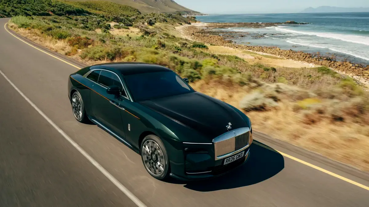 Elettronauti - Rolls-Royce Spectre Series II - Viola - Esterno - Vista anteriore a tre quarti
