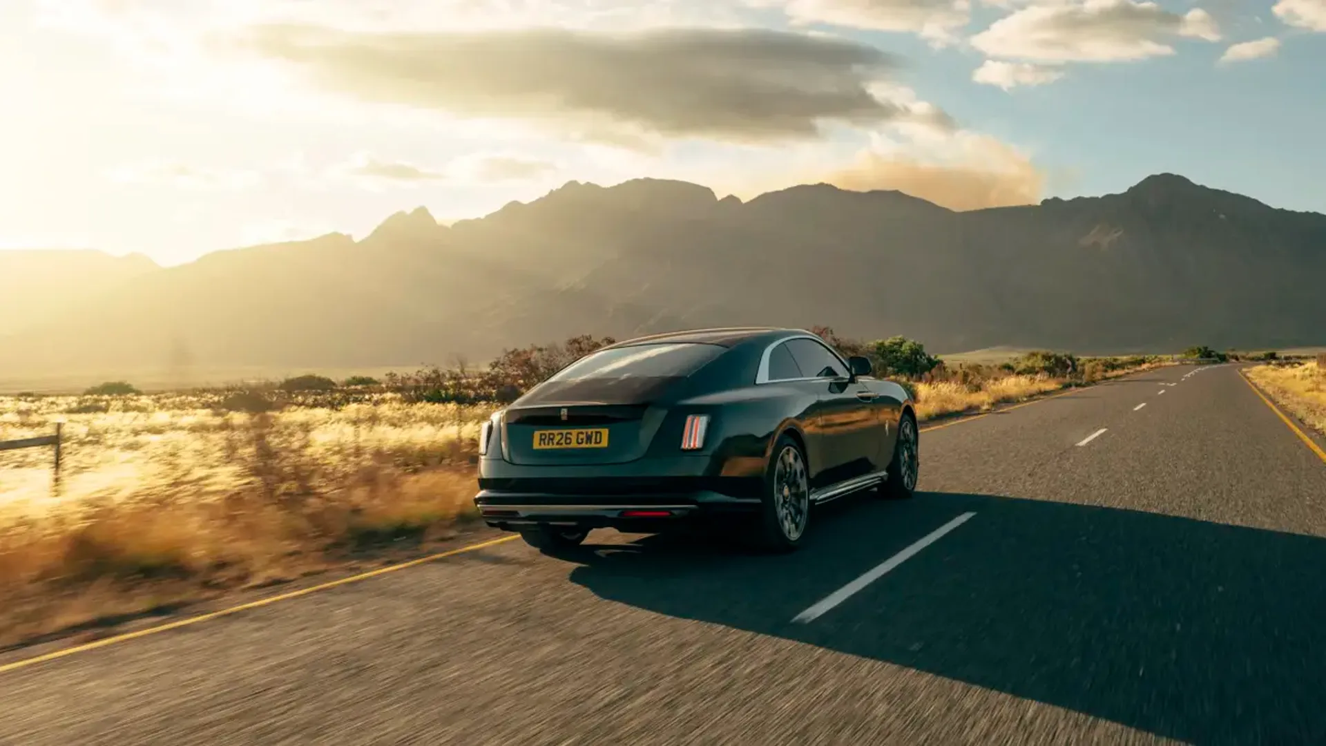 Elettronauti - Rolls-Royce Spectre Series II - Viola - Esterno - Vista anteriore a tre quarti