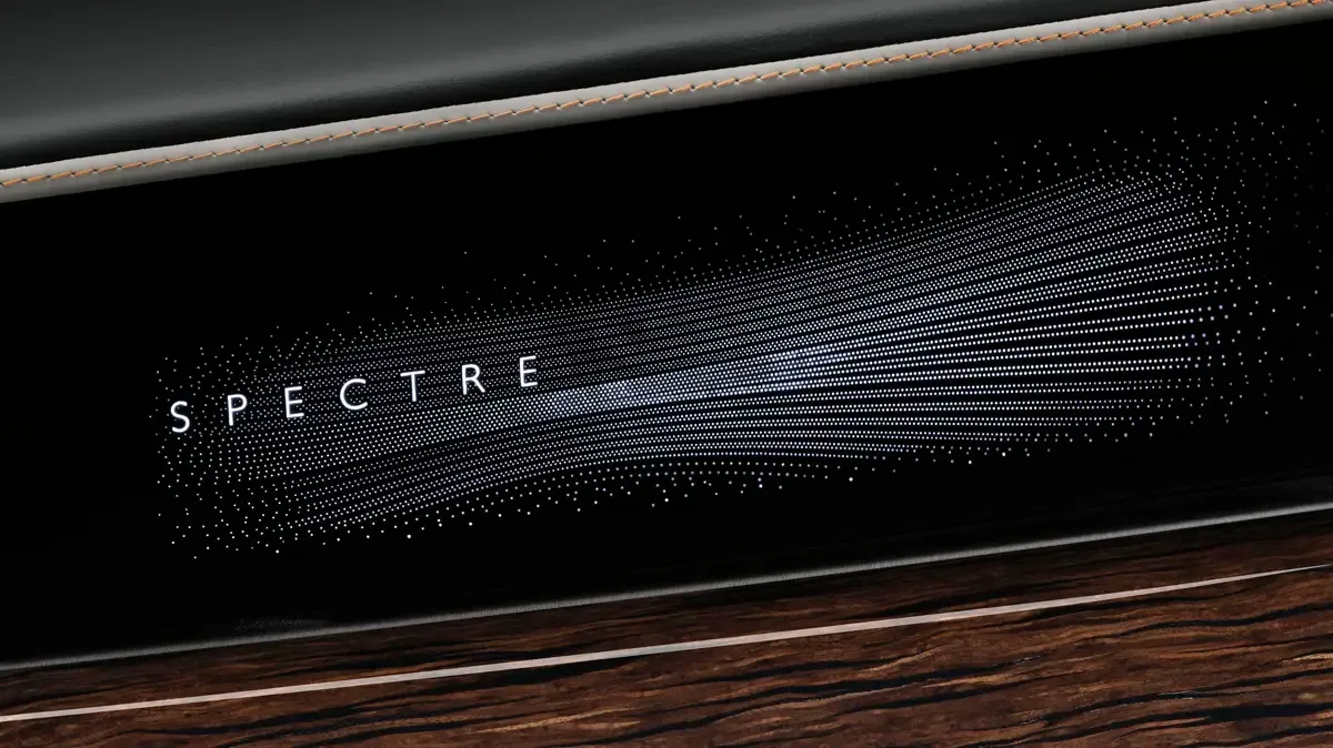 Elettronauti - Rolls-Royce Spectre Series II - Viola - Esterno - Vista anteriore a tre quarti