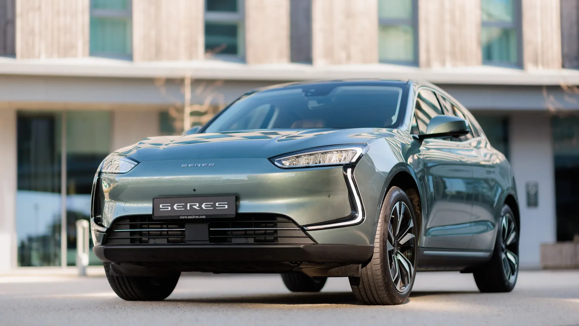 Seres 5 4WD Premium