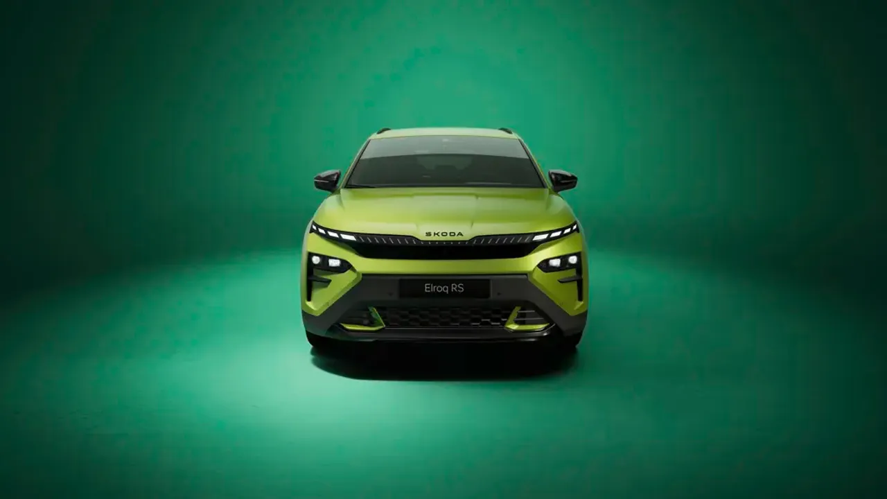 Elettronauti - Skoda Elroq RS - Verde - Esterno - Vista anteriore a tre quarti