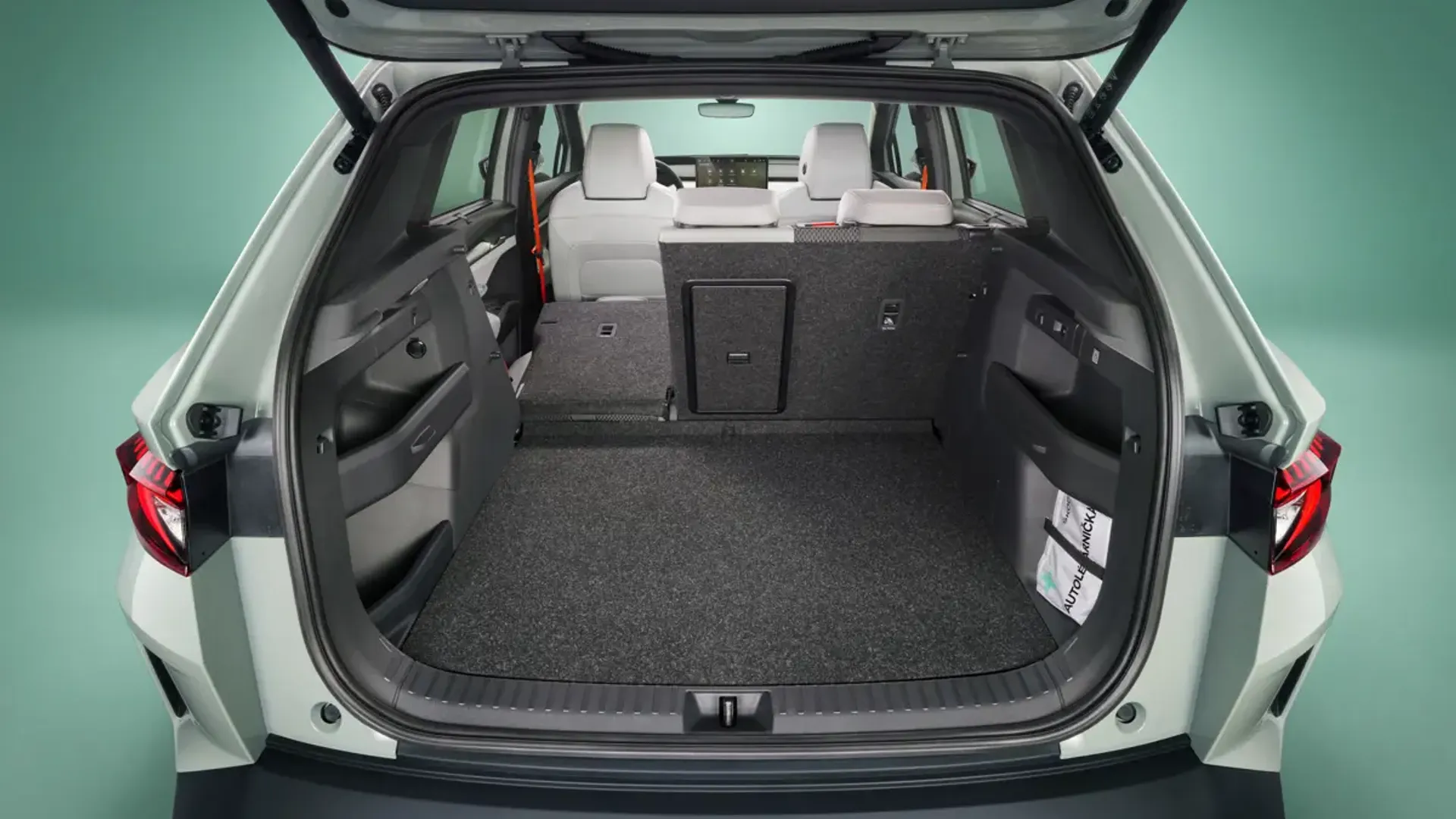 Elettronauti - Skoda Elroq 60 - Verde - Vano di carico - Bagagliaio