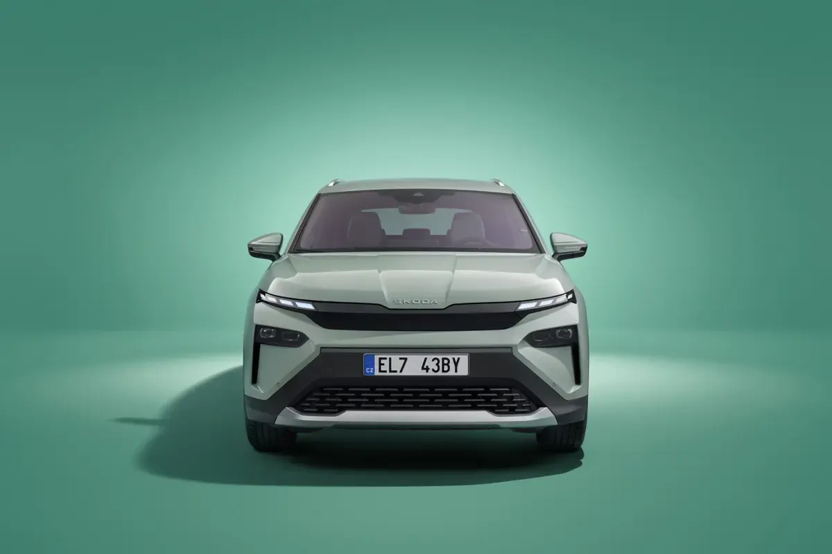 Elettronauti - Skoda Elroq 60 - Verde - Esterno - Vista anteriore a tre quarti