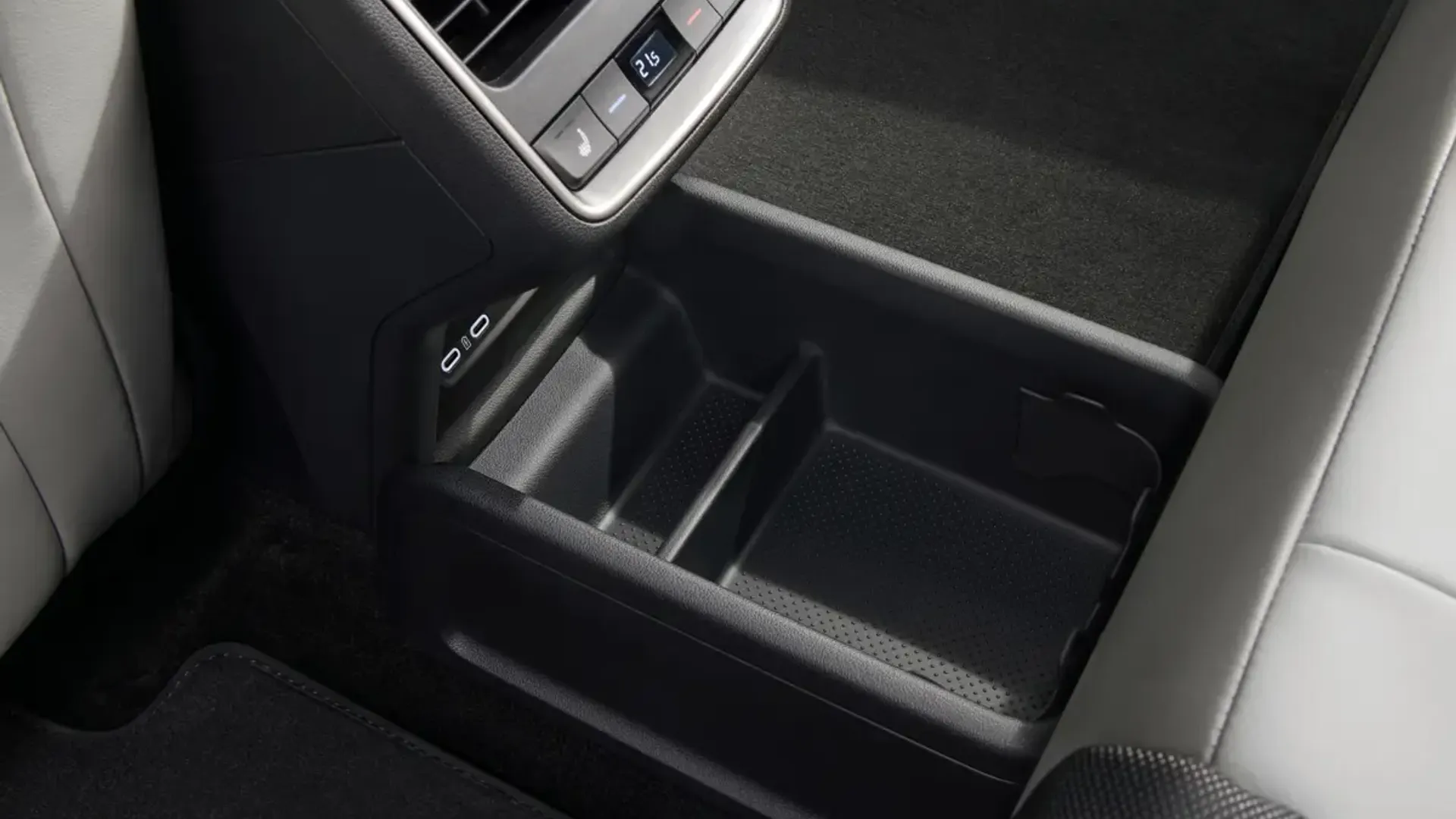 Elettronauti - Skoda Elroq 60 - Verde - Esterno - Vista anteriore a tre quarti