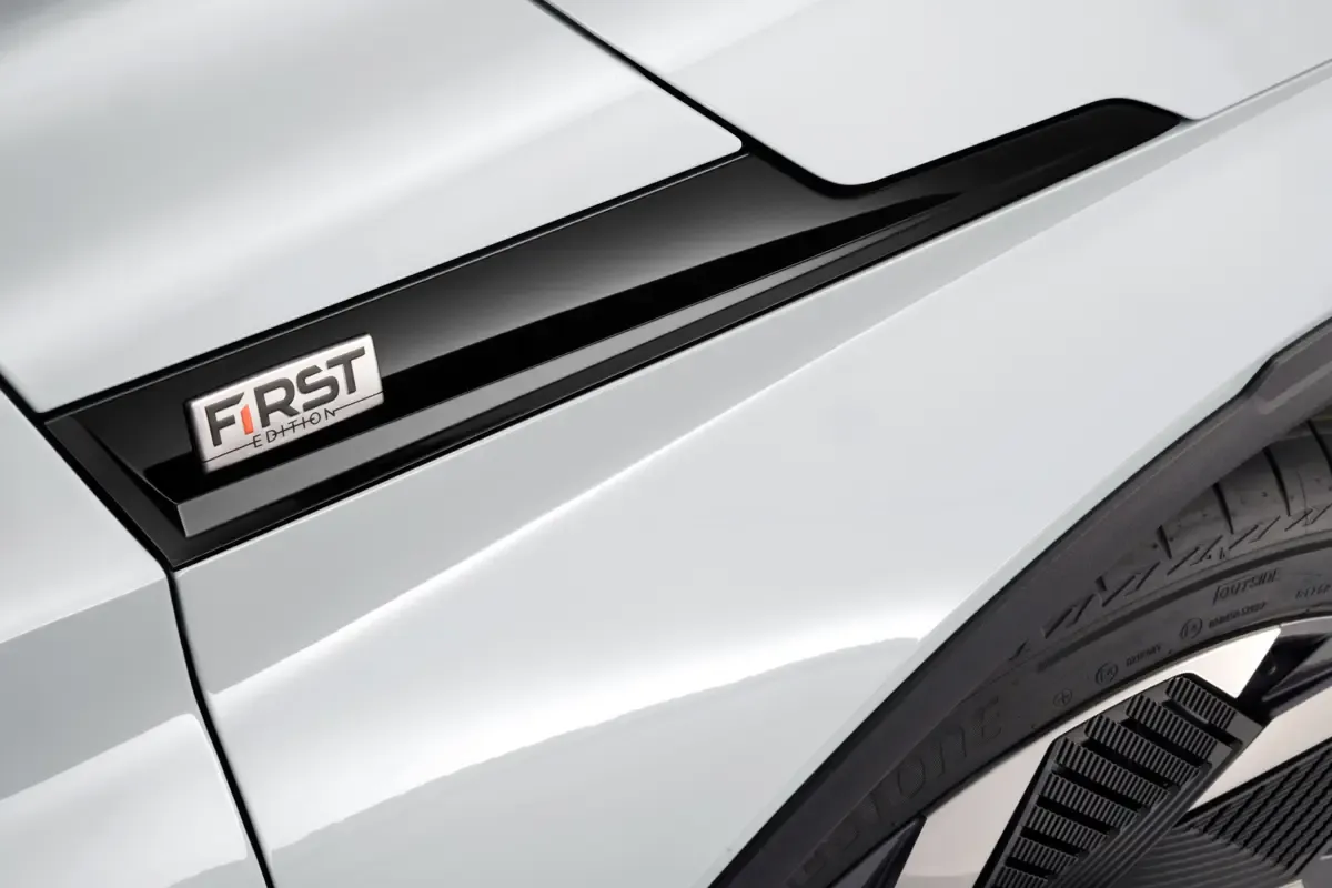 Elettronauti - Skoda Elroq 60 - Verde - Esterno - Vista anteriore a tre quarti