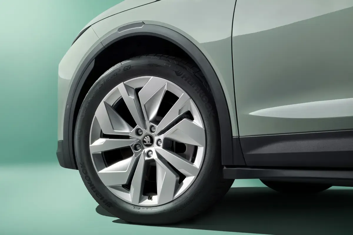 Elettronauti - Skoda Elroq 60 - Cerchio - Vista laterale