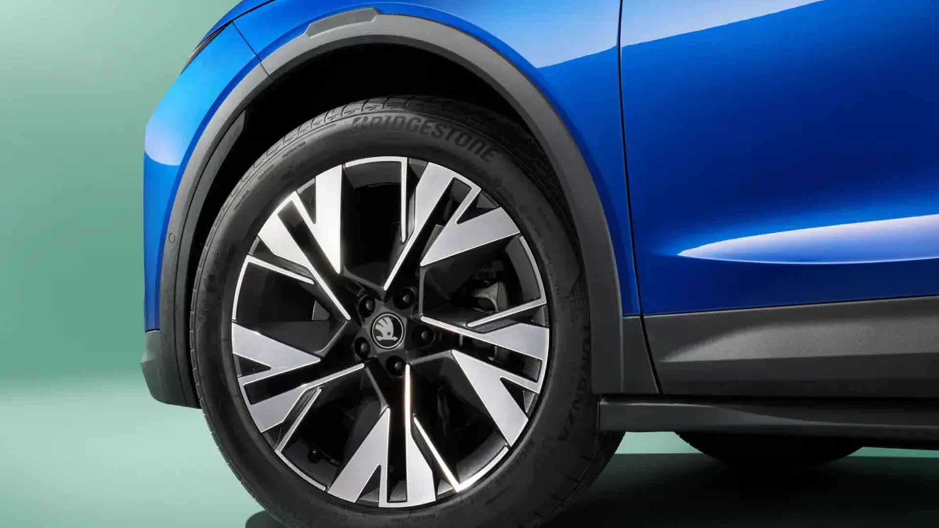 Elettronauti - Skoda Elroq 60 - Cerchio - Vista laterale