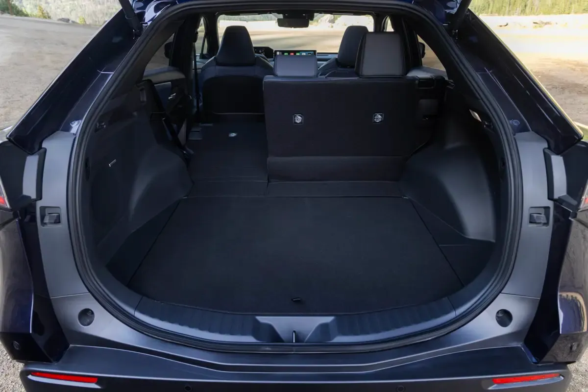 Elettronauti - Subaru Solterra AWD - Vano di carico - Bagagliaio
